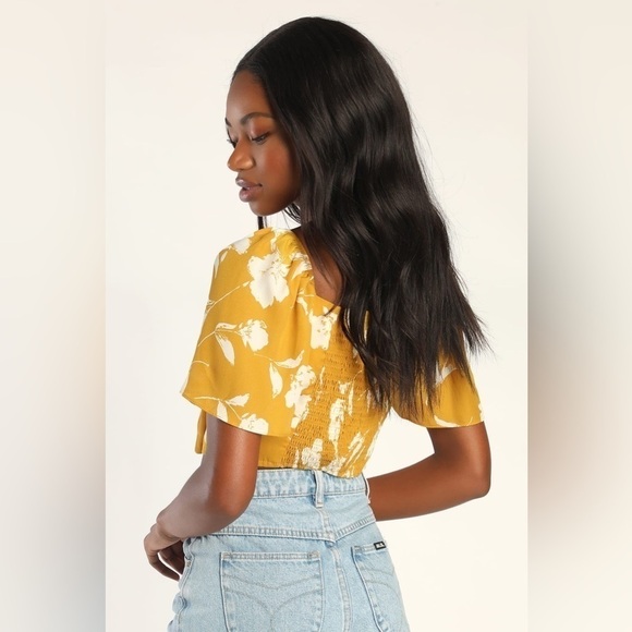 Lulu’s Tied for First Floral Print Tie-Front Crop Top - Picture 3 of 6